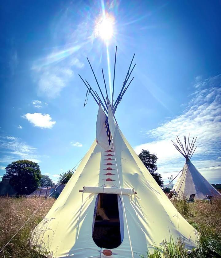Terra-Tipike, Tipi A La Ferme Entre Terre Et Mer Trébry Exterior foto
